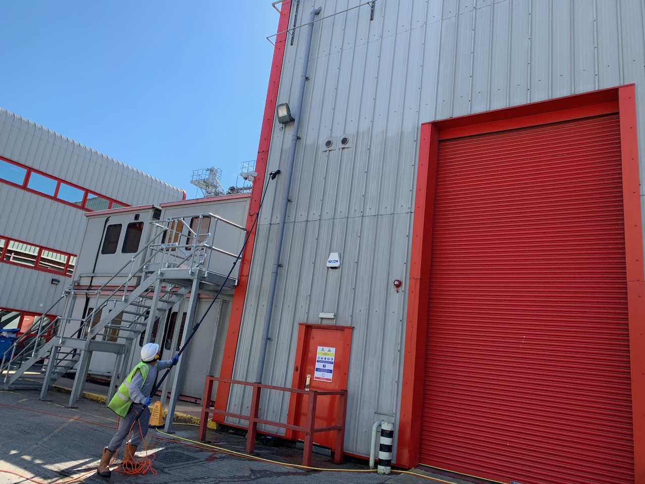 Gallery Window Cleaning System